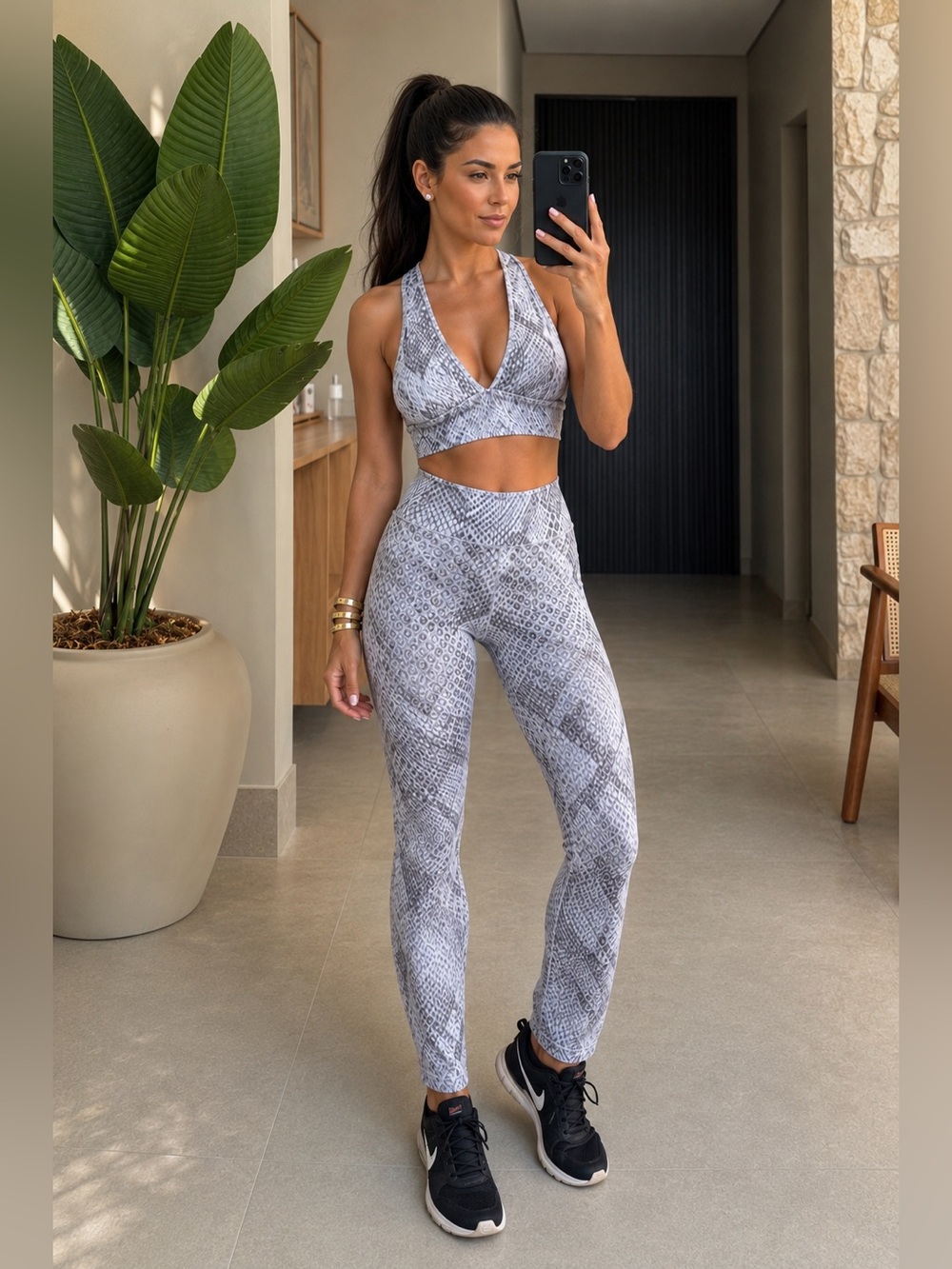 Varley Gray XS Snake-Print High-Waist Leggings & V-Neck Sports Bra Set Small Top